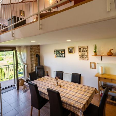 Specious Apartment Manitu In Forest Countryside Fužine Eksteriør billede