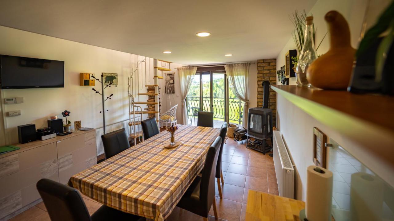 Specious Apartment Manitu In Forest Countryside Fužine Eksteriør billede