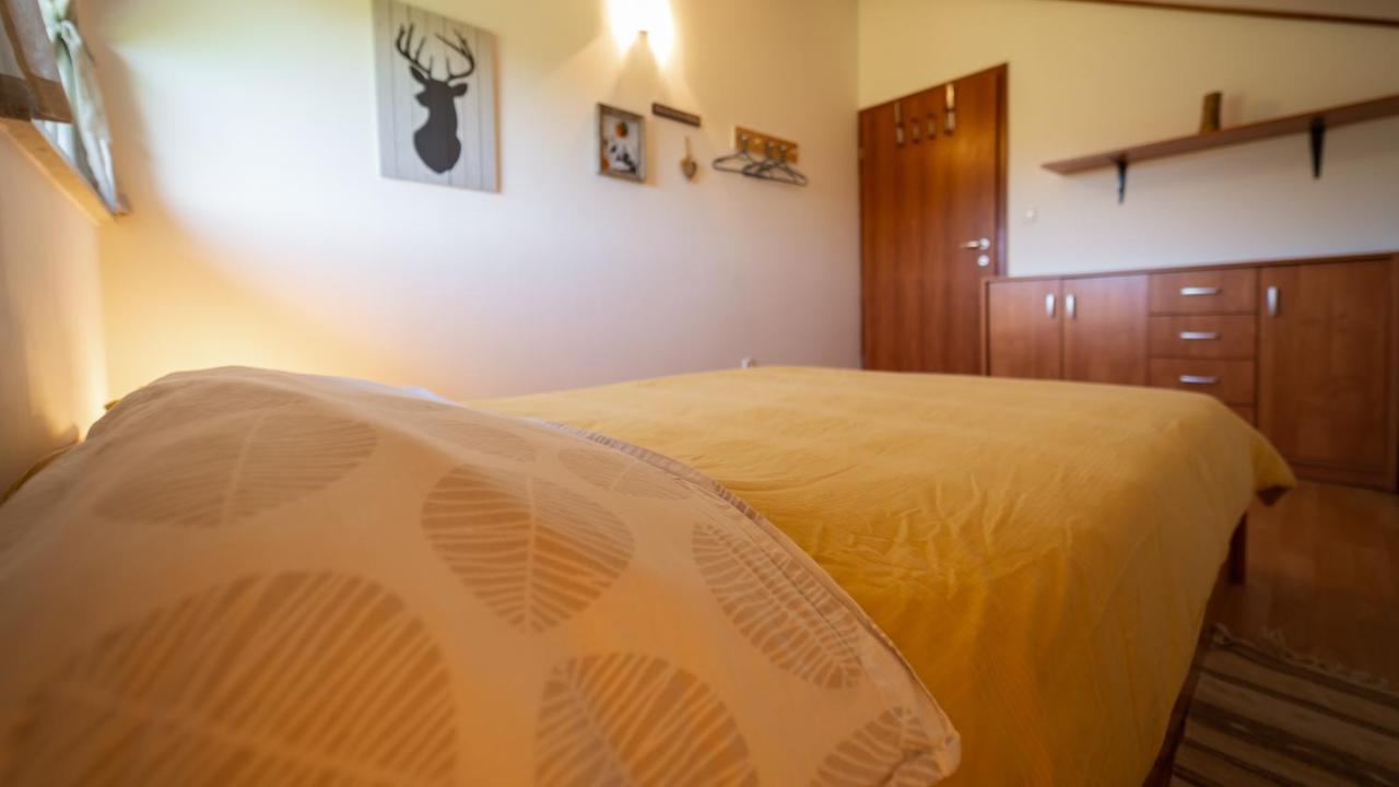 Specious Apartment Manitu In Forest Countryside Fužine Eksteriør billede