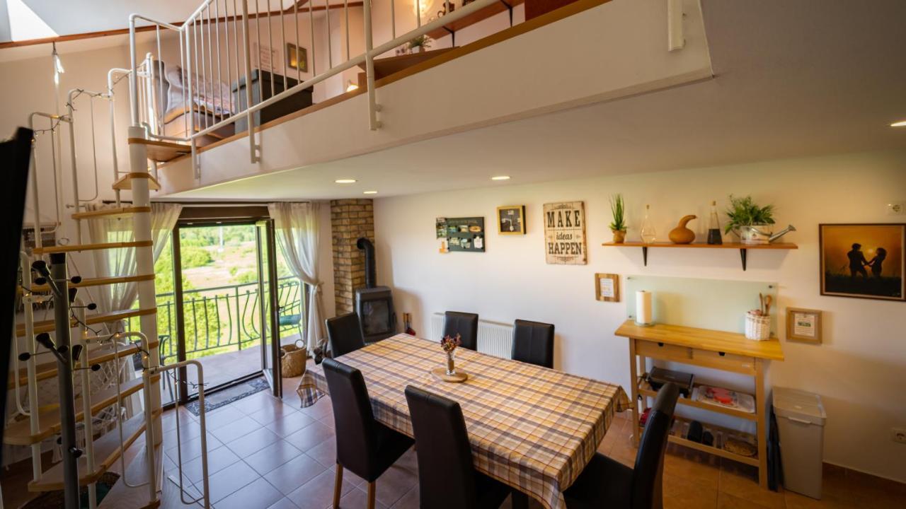 Specious Apartment Manitu In Forest Countryside Fužine Eksteriør billede