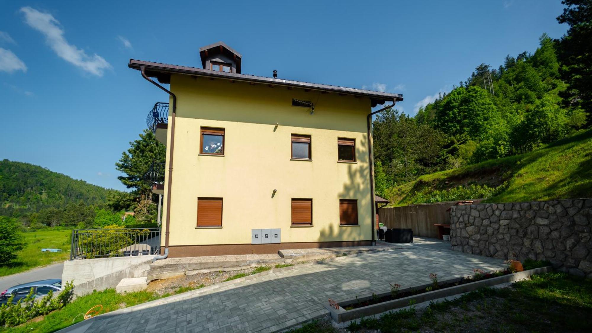 Specious Apartment Manitu In Forest Countryside Fužine Eksteriør billede
